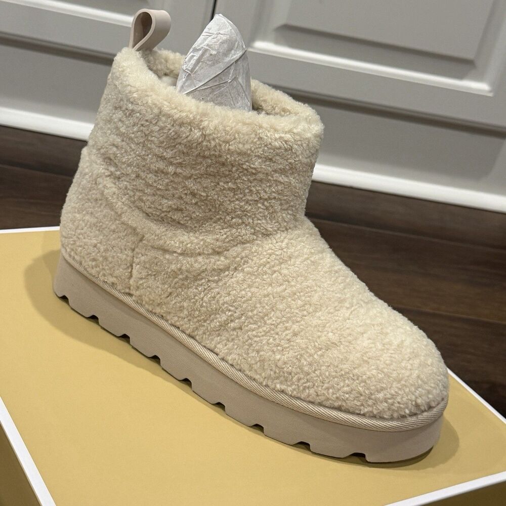 Michael Kors Winnie Bootie Tan Faux Curly Shearing Boot $175 New In Box Size 8